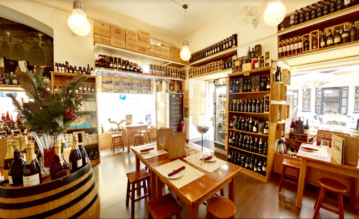 A tasting of local products at Fado & Wine