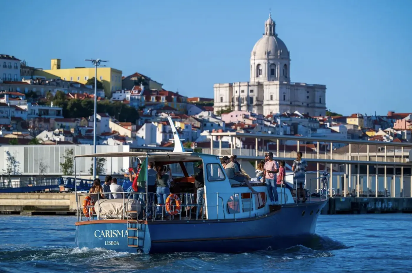 Classic yacht Carisma on the Tagus