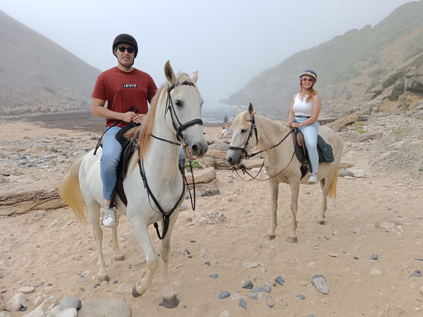 Deux cavaliers pendant une balade à cheval près de Sintra, photographie d’une expérience OSL.