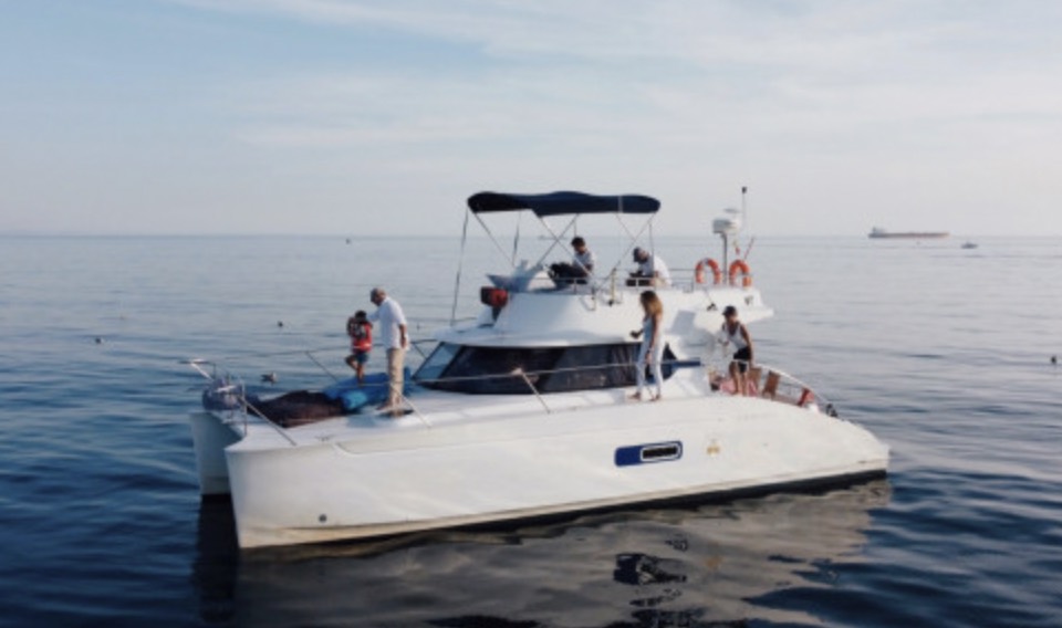 Catamaran de 14 places sur le Tage